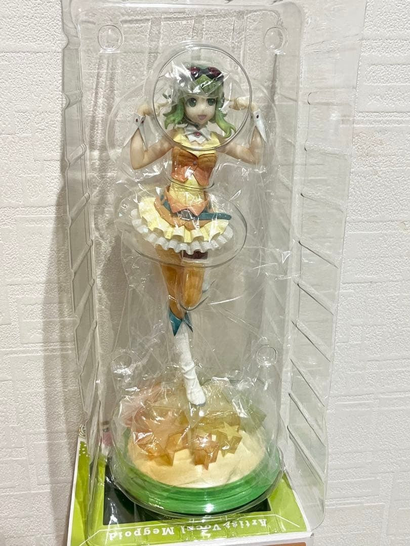 Vocaloid 2 series Megpoid GUMI 1/8 Scale Model PVC Painted Figure Kotobukiya - back view
