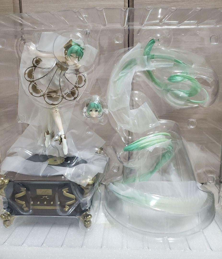 Vocaloid Hatsune Miku Symphony 5th Anniversary Ver Figure Music Box Good Smile - box and packaging