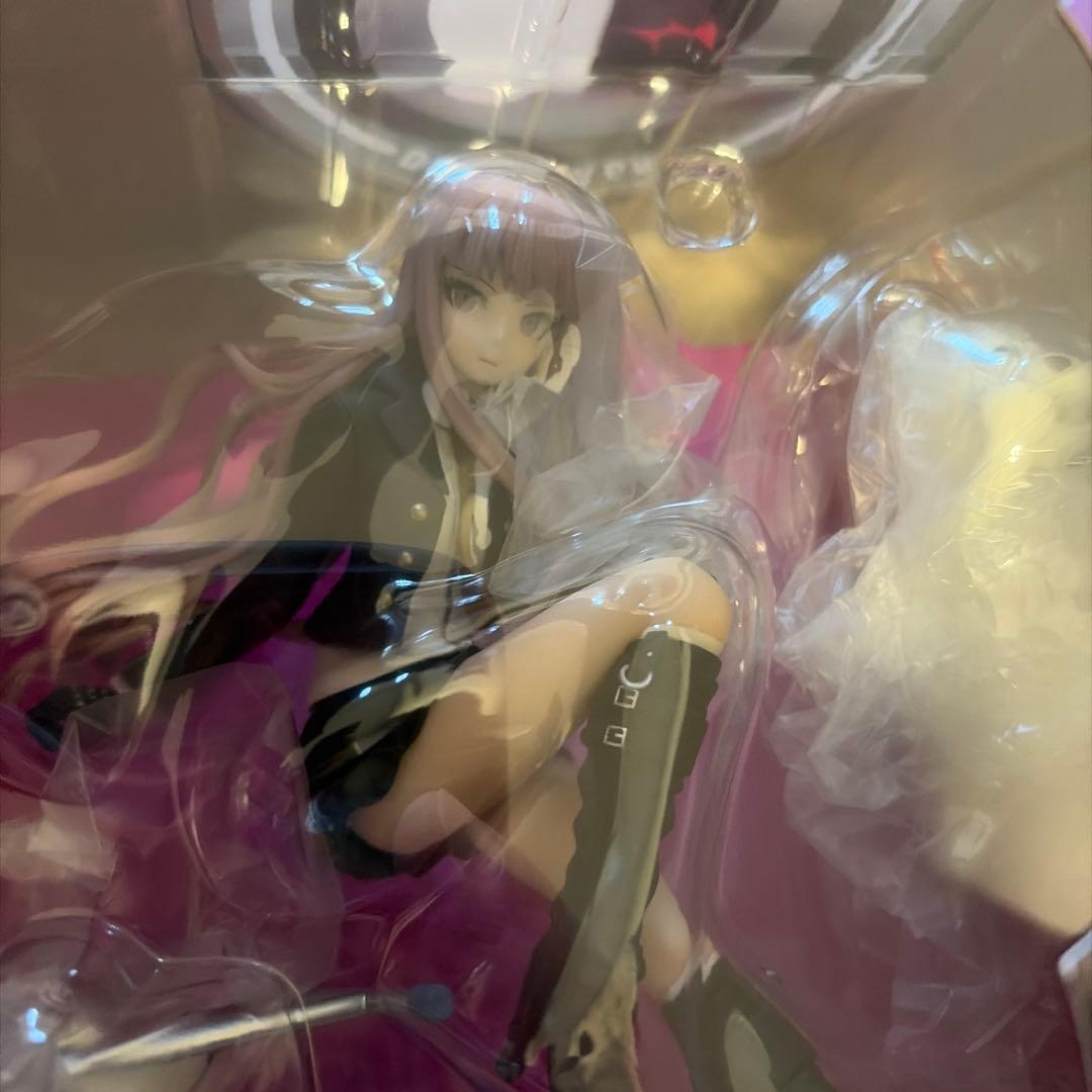 Actual Kyoko Kirigiri figure secured inside the original inner blister