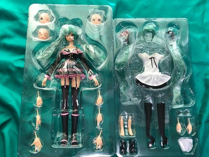 REAL ACTION HEROES Hatsune Miku Honeywhip Deluxe Ver Project DIVA MEDICOM TOY