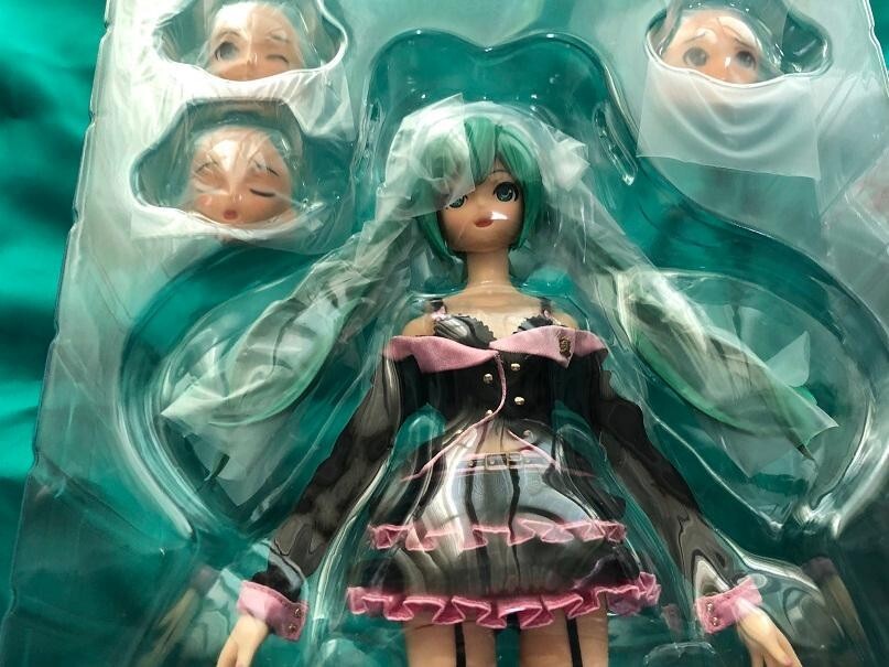 REAL ACTION HEROES Hatsune Miku Honeywhip Deluxe Ver Project DIVA MEDICOM TOY