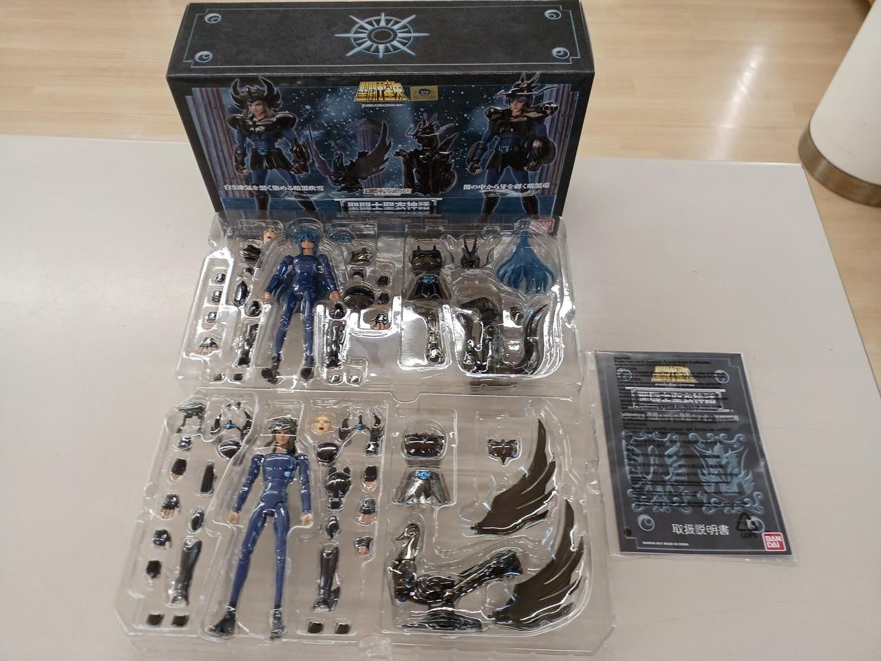 Saint Seiya Myth Cloth Black Swan &amp; Black Dragon Action Figure Animation Bandai