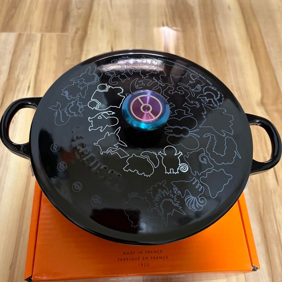 Le Creuset Pokemon shiny black Marmit 22cm 2.6L Enameled Pot cooking cookware
