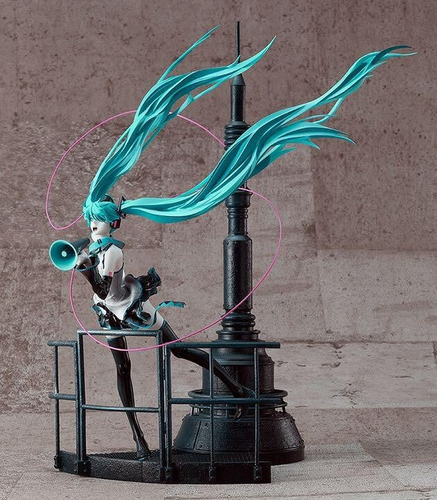 Hatsune Miku GoodSmile 20th Anniversary Book Love is a war RefineVer 1/8 Figure - photo 8