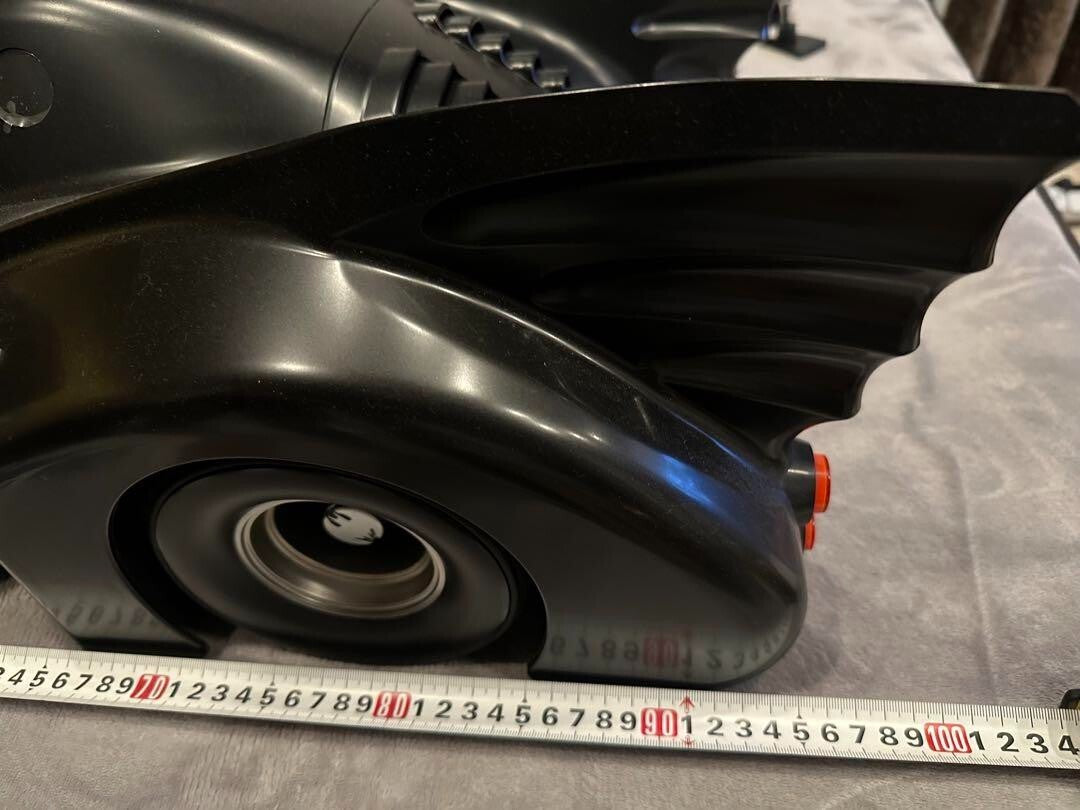 Movie Masterpiece 1/6 Scale Batmobile Batman Action Figure 2013 Toy Hot Toys