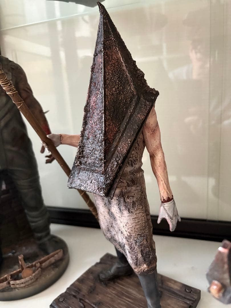 SILENT HILL 2 Remains of the Judgement Red Pyramid Thing 1/6 Scale Statue Gecco