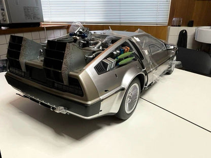 Movie Masterpiece Back to the Future DeLorean Time Machine Hot Toys 1/6 Scale