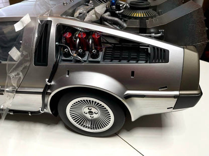 Movie Masterpiece Back to the Future DeLorean Time Machine Hot Toys 1/6 Scale