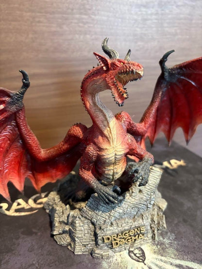 DRAGON'S DOGMA e-Capcom LIMITED EDITION Dragon Statue Figure PS3 Game CAPCOM