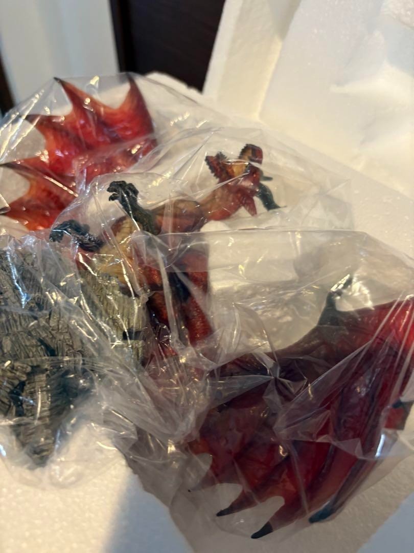 DRAGON'S DOGMA e-Capcom LIMITED EDITION Dragon Statue Figure PS3 Game CAPCOM