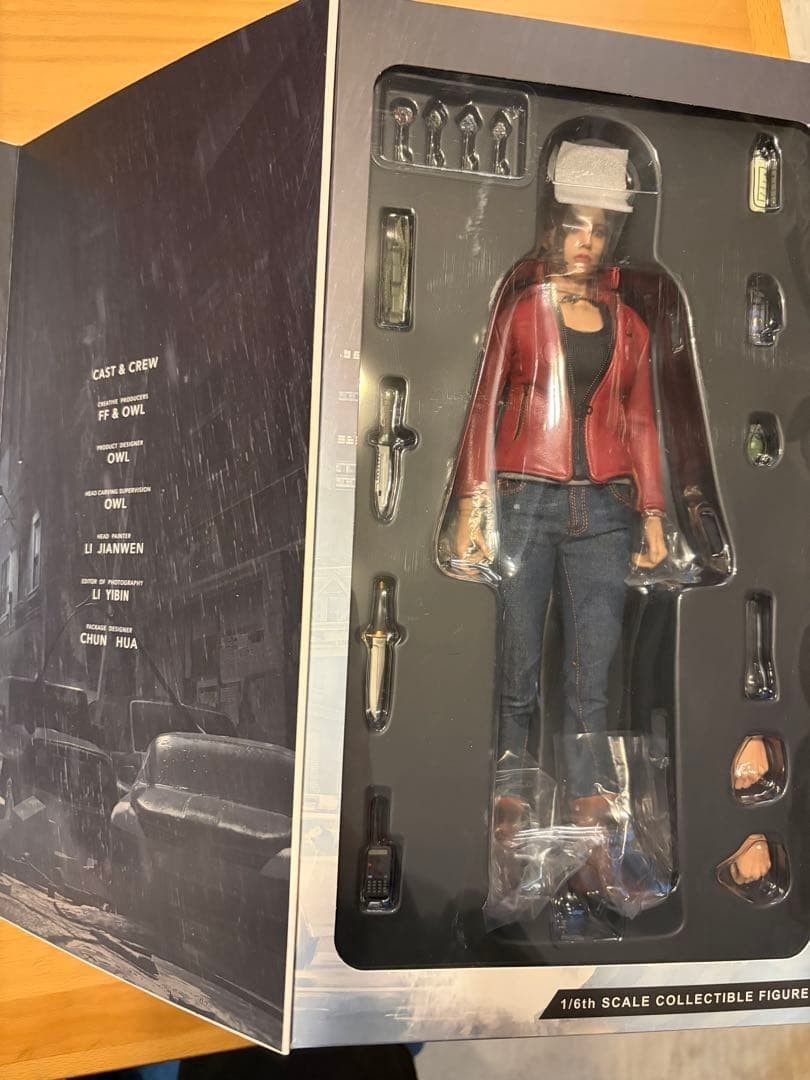 Resident Evil RE:2 Claire Redfield Note DAMTOYS 1/6 Action Figure da collezione - photo 18