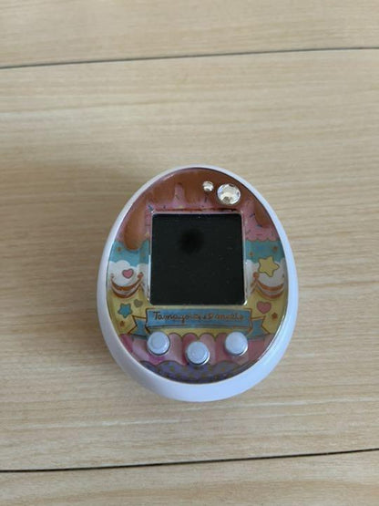 Tamagotchi Meets Sweets Meets Version White Color BANDAI Limited Pet Game