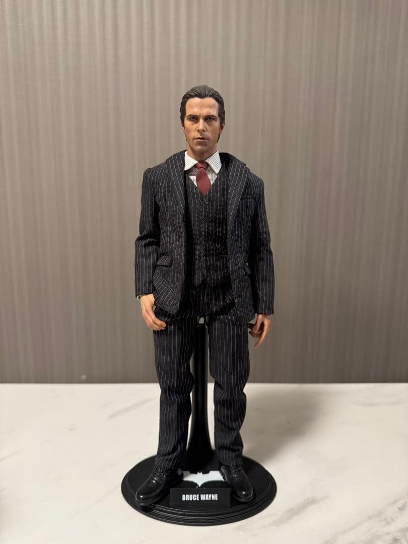 Batman Armory with Bruce Wayne &amp; Alfred Pennyworth Action Figure 2014 Hot Toys