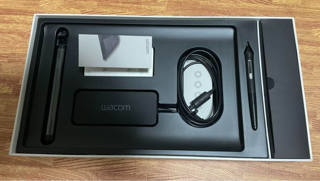 Wacom MobileStudio Pro 13 Wireless Graphics Drawing Liquid Tablet DTH-W1320L/K0