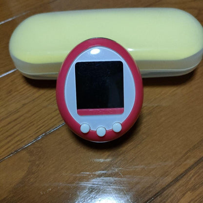 Console de jeu Tamagotchi Plus Color Version Magenta Red Model Bandai Limited