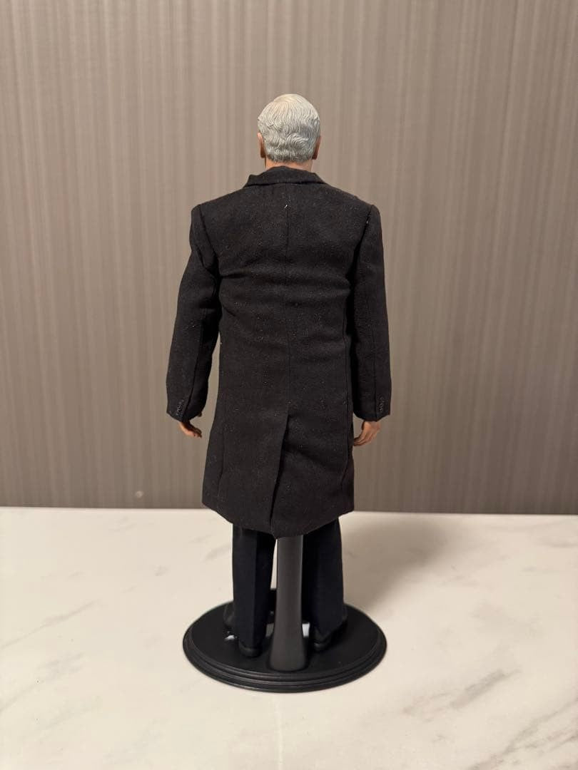 Batman Armory with Bruce Wayne &amp; Alfred Pennyworth Action Figure 2014 Hot Toys