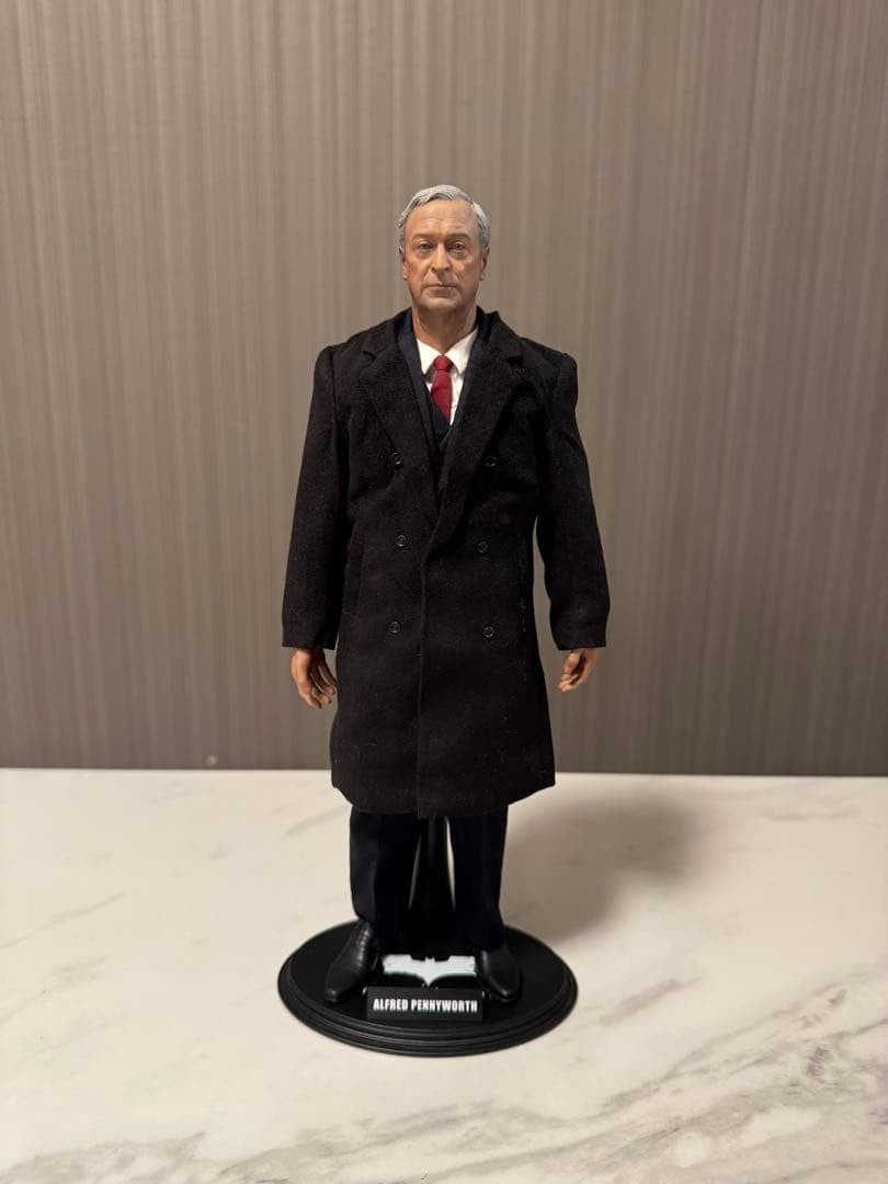 Batman Armory with Bruce Wayne &amp; Alfred Pennyworth Action Figure 2014 Hot Toys