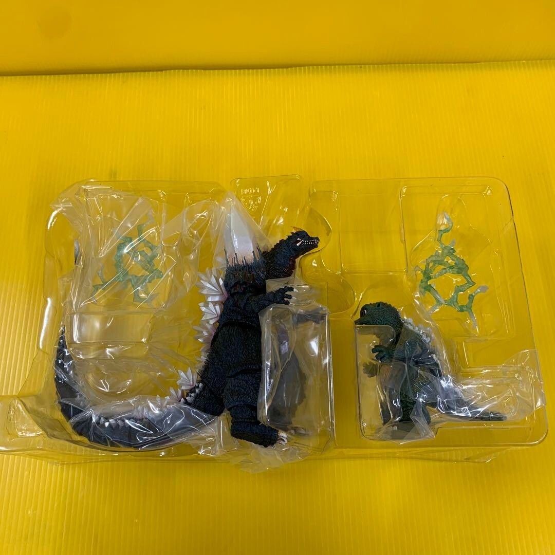 S.H. MonsterArts Space Godzilla Little Godzilla Special Color Figure BANDAI