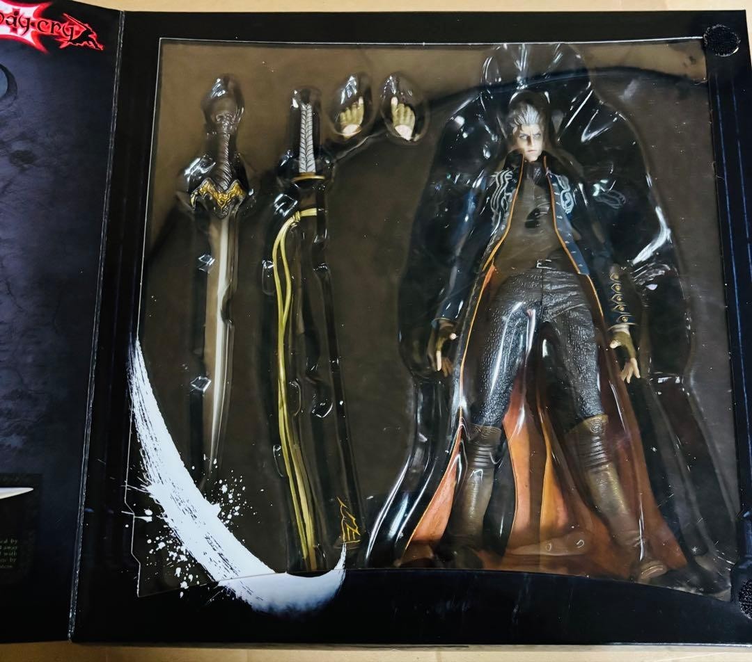 Devil May Cry 3 PLAY ARTS Kai Vergil PVC Painted Action Figure SQUARE ENIX Toy