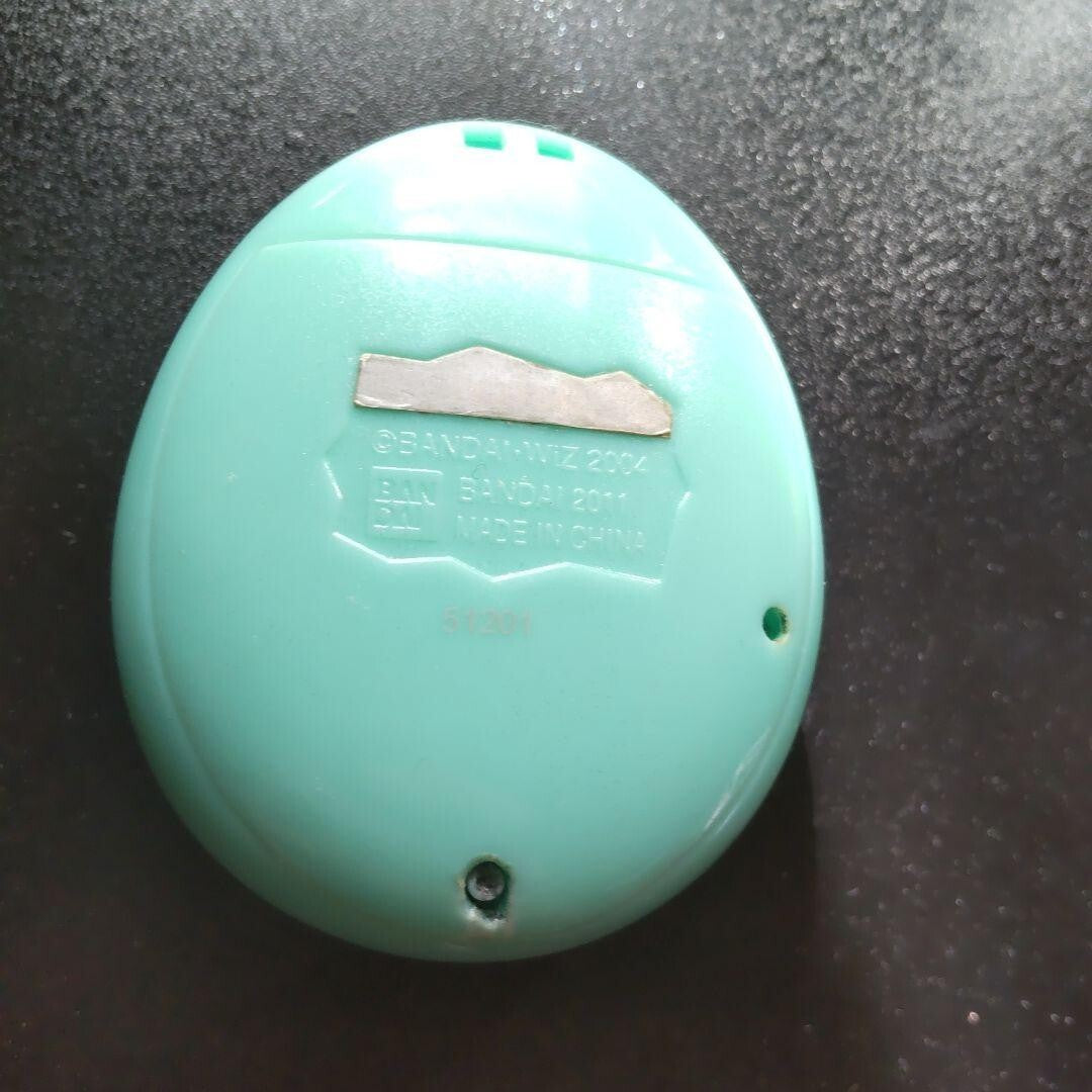 Tamagotchi iD L Version Green Color Model Premium Bandai Japanese games 2011