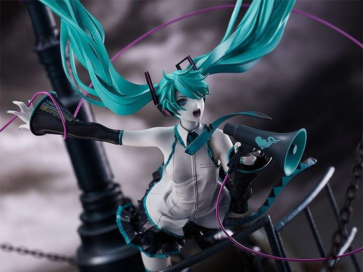 Hatsune Miku GoodSmile 20th Anniversary Book Love is a war RefineVer 1/8 Figure - photo 11